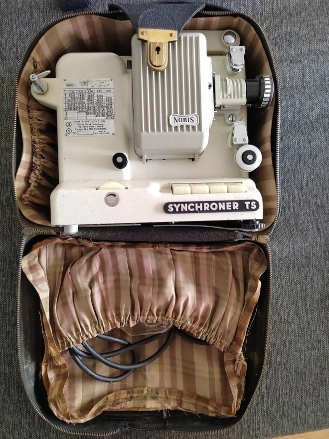 Synchroner Noris filmiprojektori