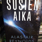 ALASTAIR REYNOLDS : SUSIEN AIKA ( SIS POSTIKULU) - pikkukuva 1