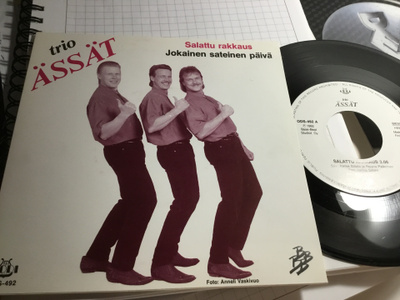 Trio Ässät Salattu rakkaus nm single ps 1992 Oodi