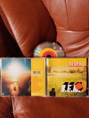 R.E.M.-reveal CD.