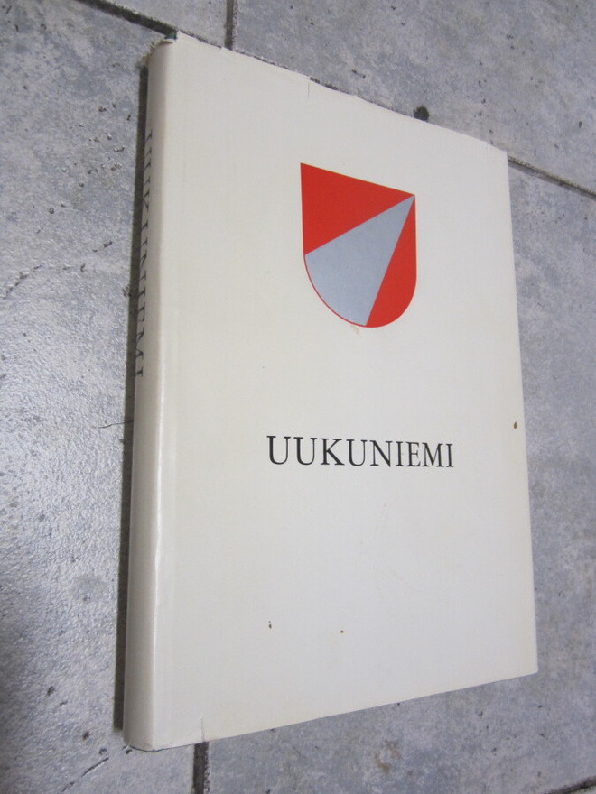 Uukuniemi : rajan halkoma pitäjä