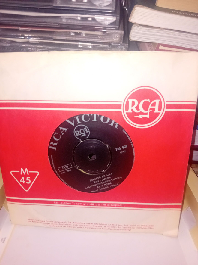 7"single Aarne Hilden : Kohtaus kujalla ( SIS POSTIKULU)