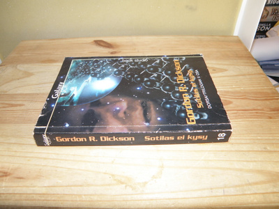 Gordon R. Dickson Sotilas ei kysy (nidottu)