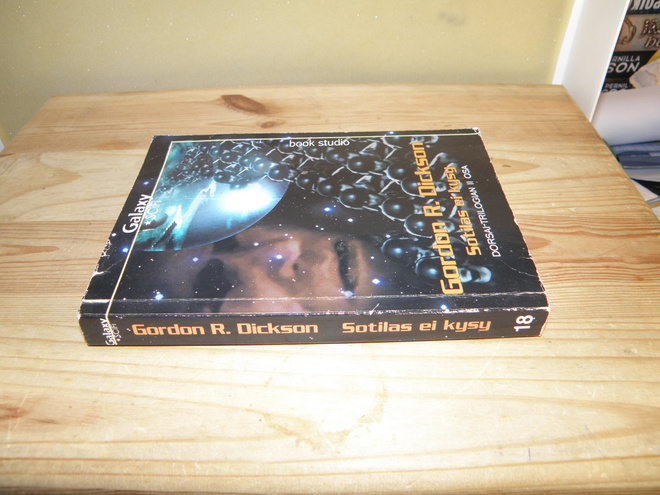 Gordon R. Dickson Sotilas ei kysy (nidottu)