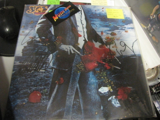 YES - TORMATO LP KOLMELLA NIMMARILLA