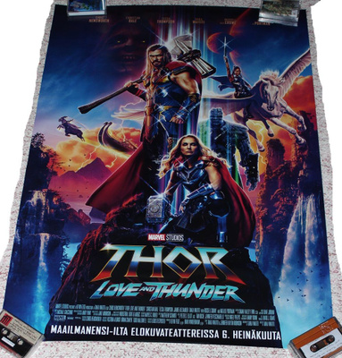 Elokuvajuliste: Thor: Love and Thunder (versio 2)