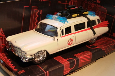 Cadillac fleetwood -59 Ghostbusters 1:32 ALE!