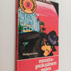 Wolfgang Ecke : Mustapukuinen mies - pikkukuva 1