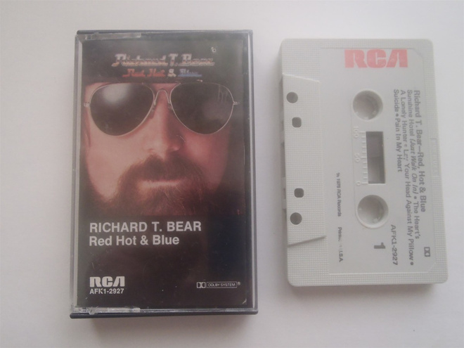 RICHARD T. BEAR - RED HOT & BLUE c-kasetti