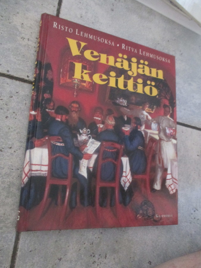 Risto Lehmusoksa : Venäjän keittiö ( hienokuntoinen !