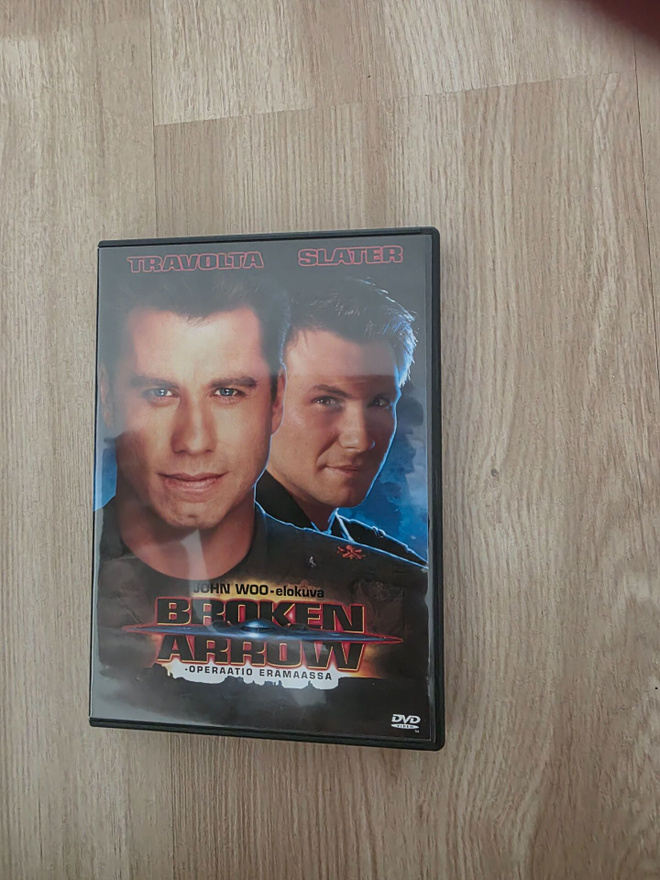 Broken Arrow - Operaatio erämaassa