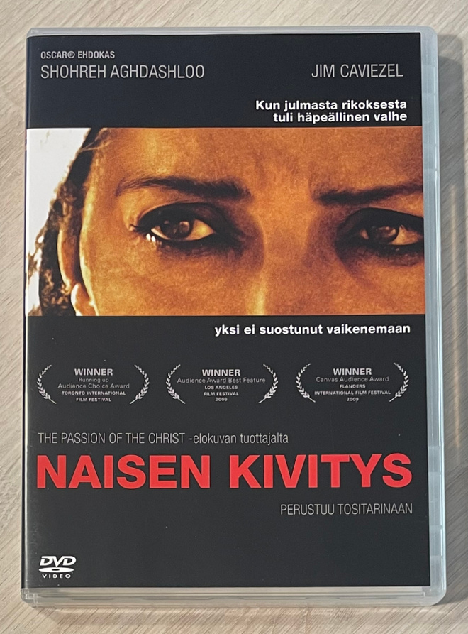 Naisen kivitys (2008) Shohreh Aghdashloo & Jim Caviezel