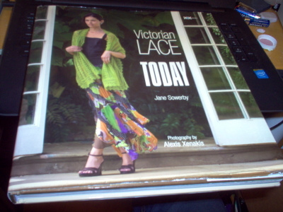 Jane Sowerby : Victorian Lace Today ( 1 p. 2006 )