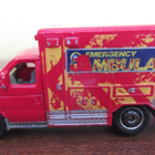 Ford E-350 ambulance 2009 Mattel pienoismalli - pikkukuva 3