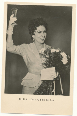 Filmitähti GINA LOLLOBRIGIDA - vanha kortti