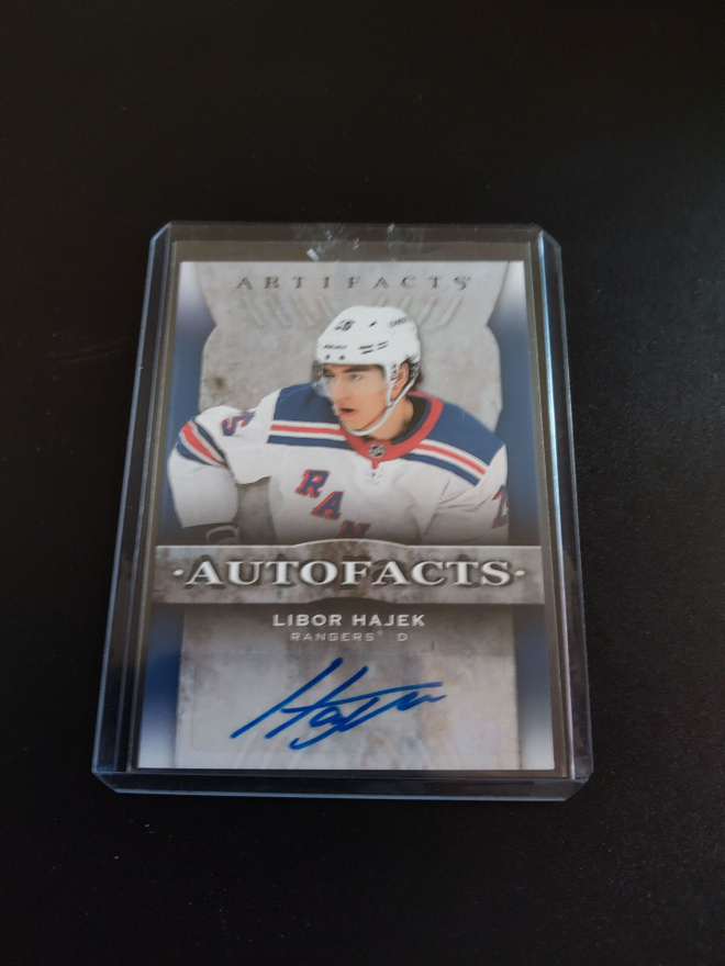 Libor Hajek 21-22 UD Artifacts autographs