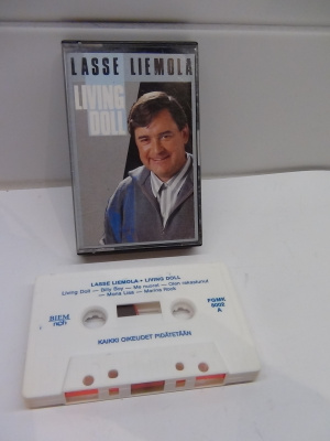 LASSE LIEMOLA, LIVING DOLL