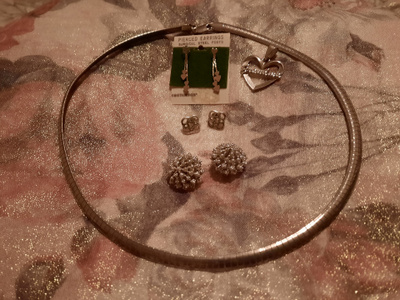 Metallinen korusetti