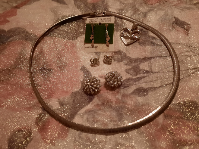Metallinen korusetti