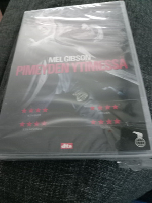 Pimeyden ytimessä