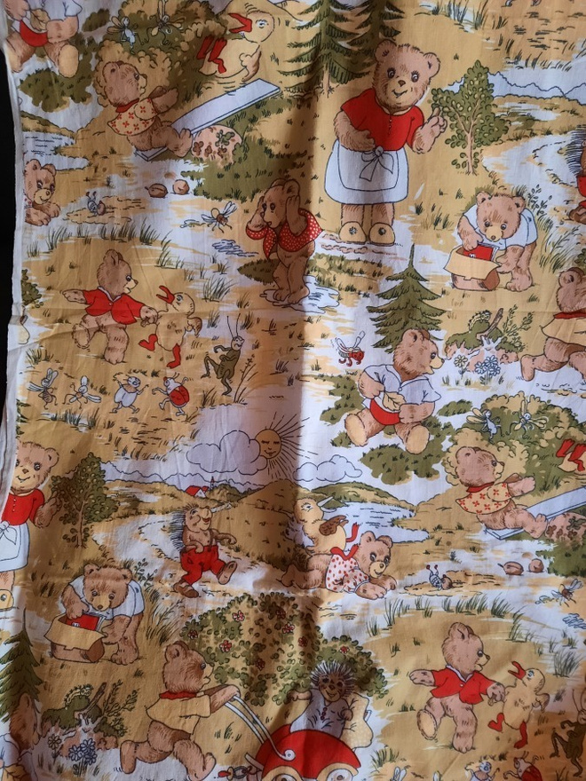 Retrot nalle verhot 115x175cm x 2 kpl