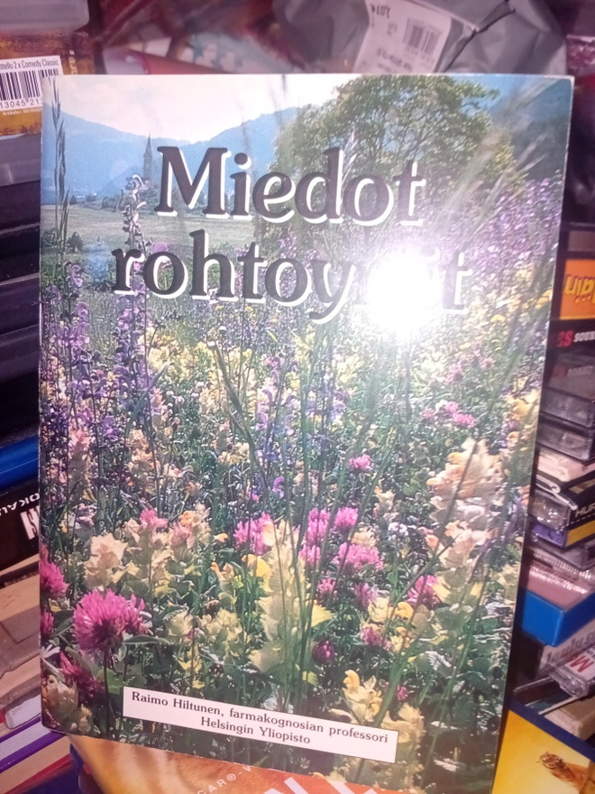 Hiltunen  : Miedot rohtoyrtit ( SIS POSTIKULU )