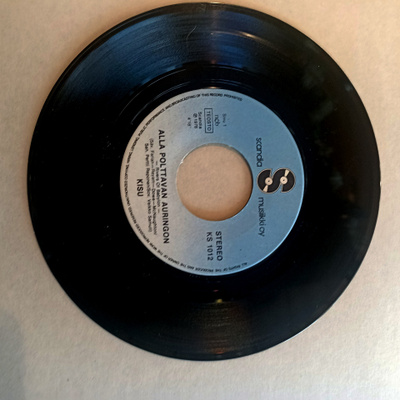 7" Kisu