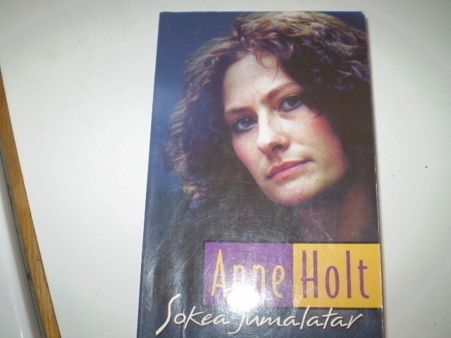 Anne Holt Sokea jumalatar