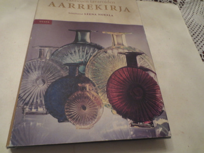 Aarrekirja , Leena Nokela