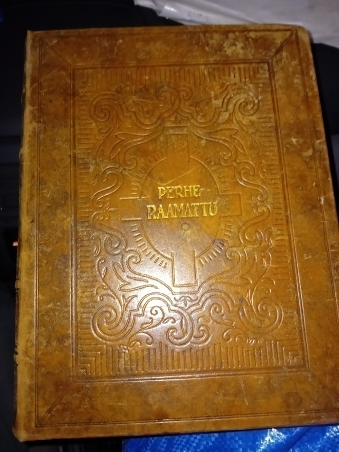 Perheraamattu 1927 Dore kuvitus ( SIS POSTIKULU)