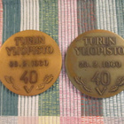 Turun Yliopisto 40 V 28.2.1960 2 kpl mitalia. - pikkukuva 2