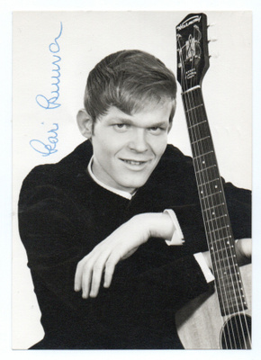 Laulaja Kari Kuuva 1946-2018  Aito nimikirjoitus Valokuva.