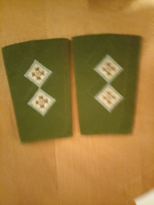 Kuvan mukainen kolmet parit +++++