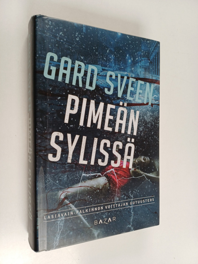 Gard Sveen : Pimeän sylissä