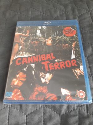Cannibal Terror Blu-ray **muoveissa**