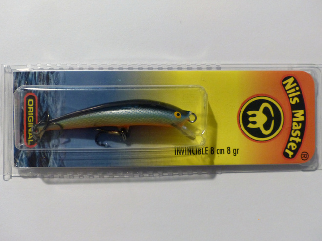 NILS MASTER INVINCIBLE 8cm, 8g Väri: 015