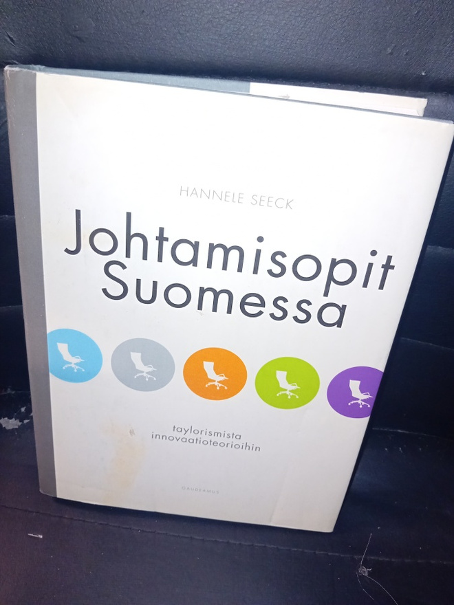 Hannele Seeck : Johtamisopit Suomessa ( SIS POSTIKULU )