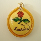 Käsinmaalattu kiviriipus "Kaarina" - pikkukuva 1