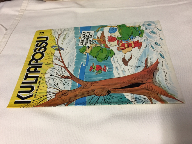 KULTAPOSSU LEHTI 3/1984 HIENO