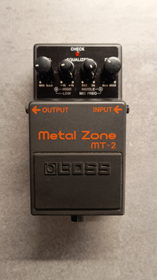 BOSS Metal Zone MT-2 säröpedaali