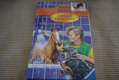 Seitsemän tassua ja Penny: Täpäriä tilanteita (2002)