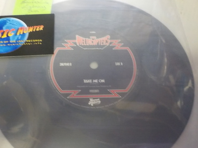 THE HELLACOPTERS - TAKE ME ON 7" M-