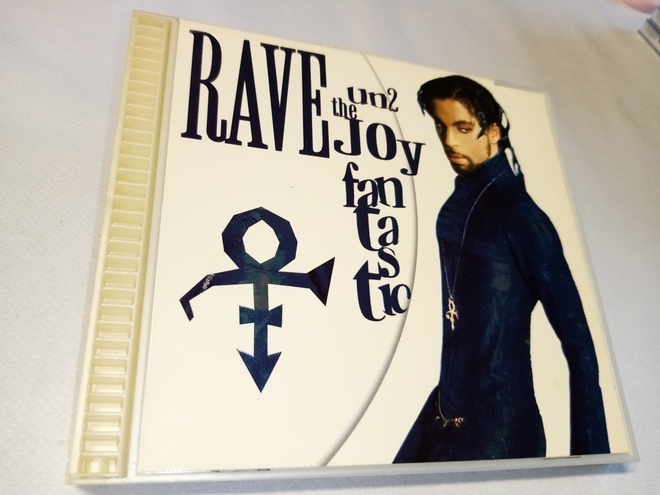 CD PRINCE :  RAVE un2 the Joy fantastic