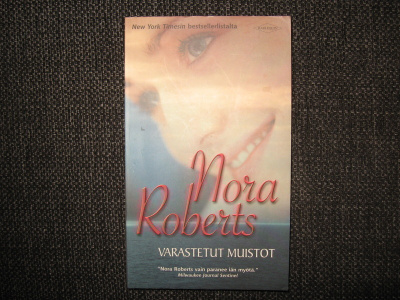 Nora Roberts*Varastetut muistot v.2006 pokkari