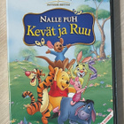 Walt Disney: Nalle Puh: Kevät ja Ruu (2003) puhuttu suomeksi - pikkukuva 1