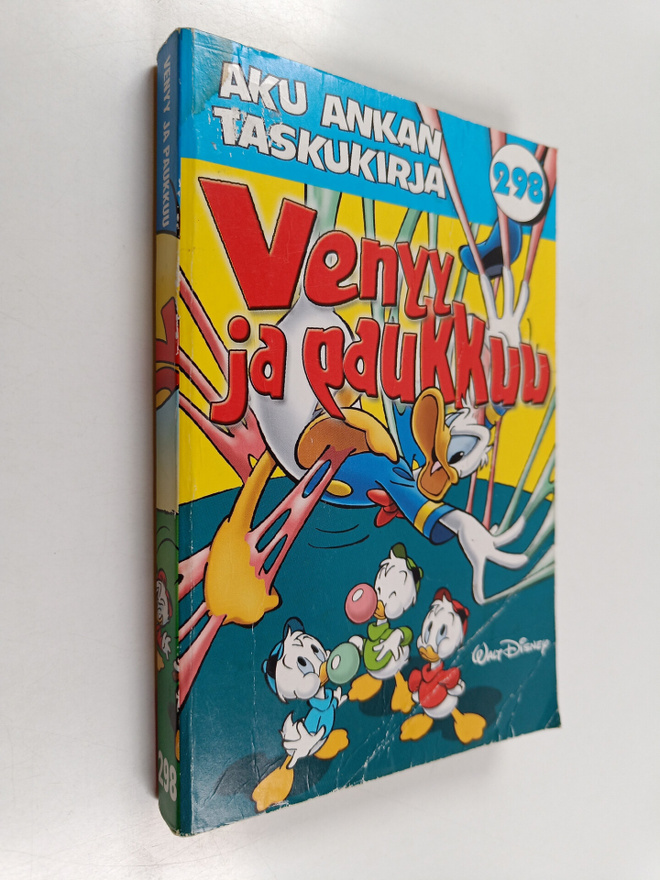 Walt Disney : Venyy ja paukkuu