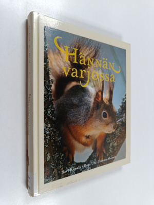 Sari Kanala : Hännän varjossa