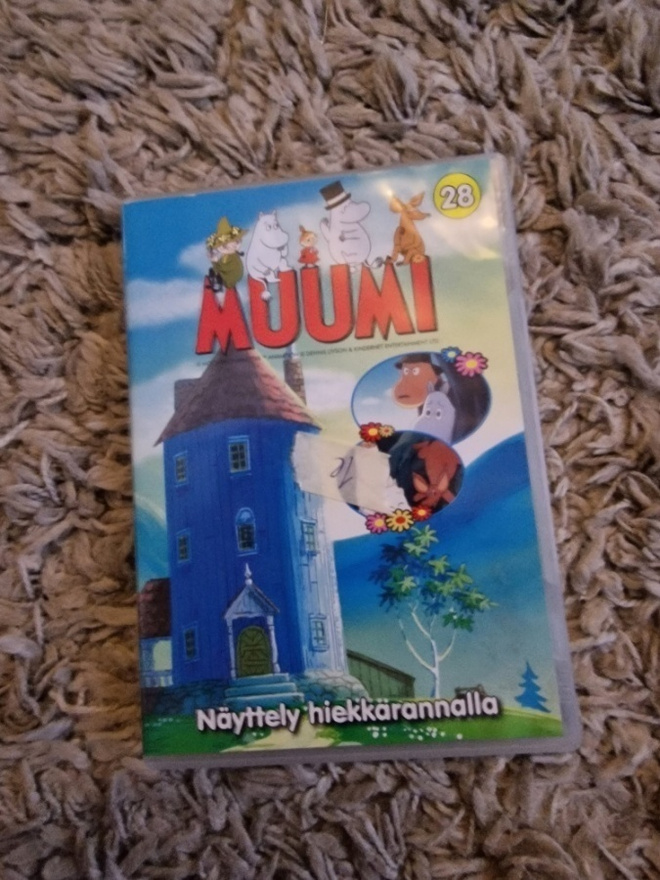 Muumi 28: Näyttely hiekkarannalla