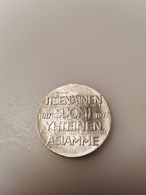 Hopeinen Suomen 10 markan juhlaraha vuodelta 1977