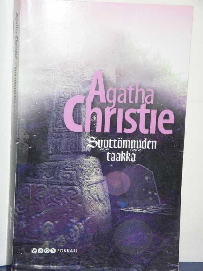 Agatha Christie : Syyttömyyden taakka